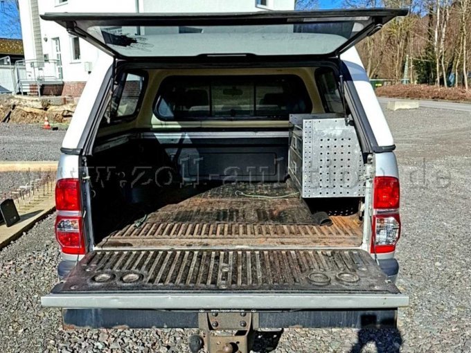 Kofferraum / Ladefläche (Achtung wird ohne Regalsystem versteigert)