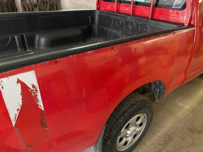 Toyota Hilux Pick-up von rechts hinten