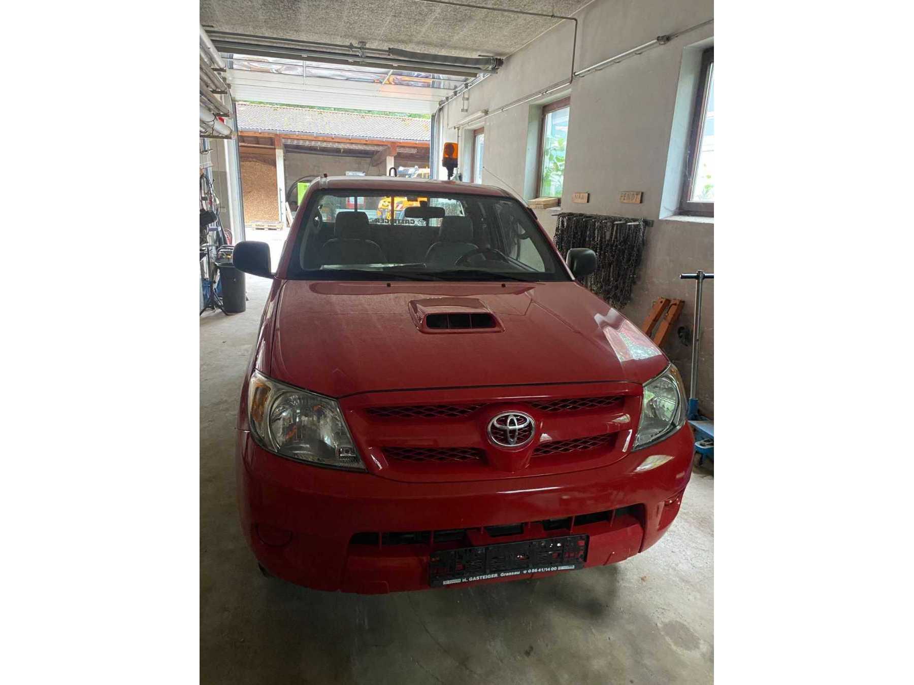 Toyota Hilux Pick-up von vorne