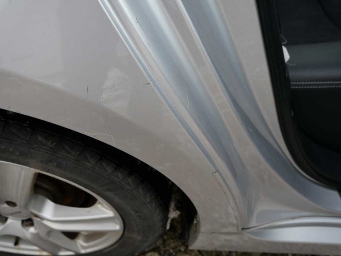 Kratzer Einstieg hinten rechts