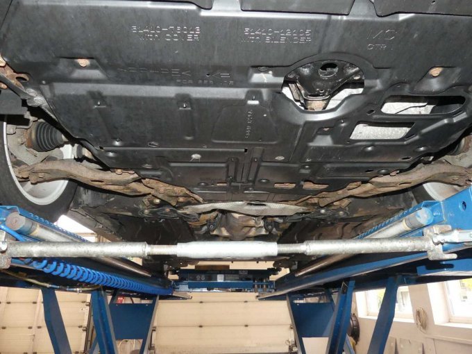 Fahrzeug von vorn unten