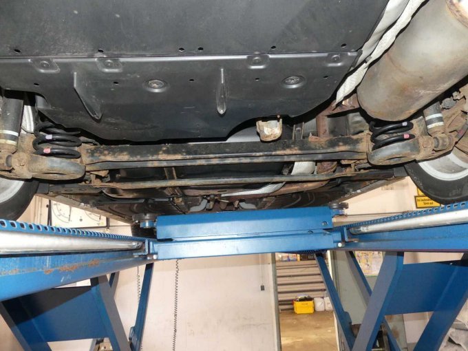 Fahrzeug von hinten unten