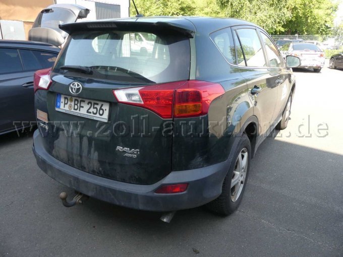 1 Toyota RAV4 2.2 D-4D DPF 4x4 *AHK – foto 3 – kavel bij Zoll-Auktion, Potsdam