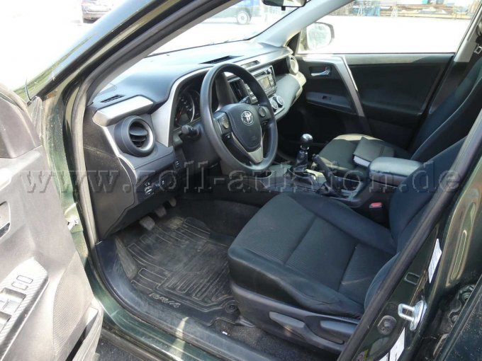 1 Toyota RAV4 2.2 D-4D DPF 4x4 *AHK – foto 6 – kavel bij Zoll-Auktion, Potsdam