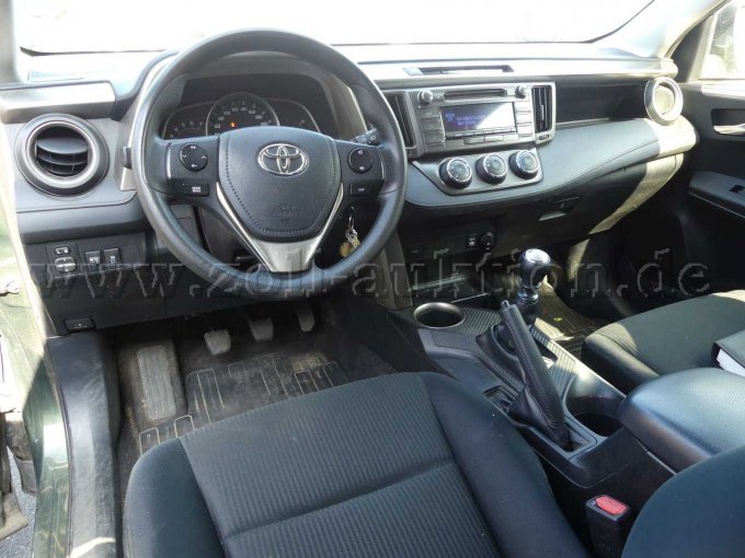 1 Toyota RAV4 2.2 D-4D DPF 4x4 *AHK – foto 5 – kavel bij Zoll-Auktion, Potsdam