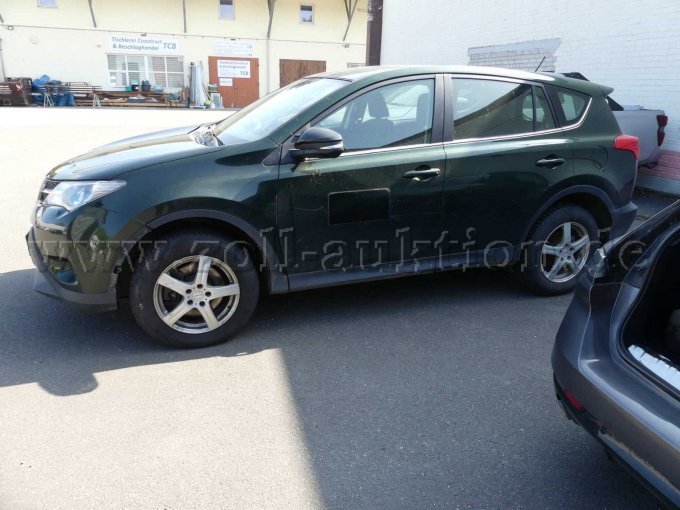1 Toyota RAV4 2.2 D-4D DPF 4x4 *AHK – foto 2 – kavel bij Zoll-Auktion, Potsdam