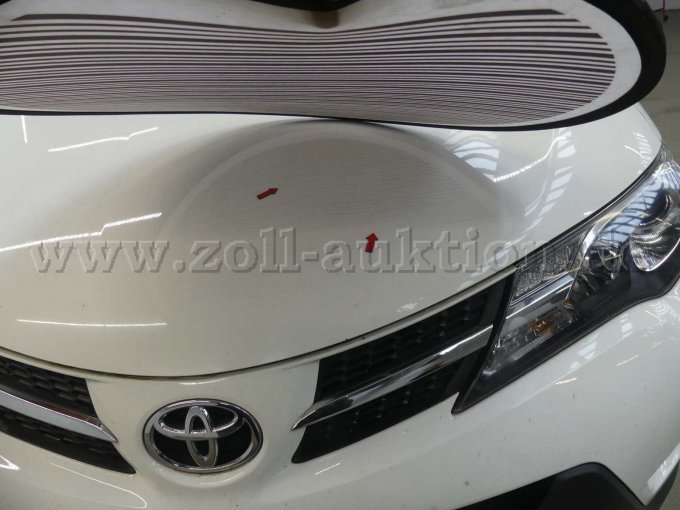 Beschädigung Motorhaube