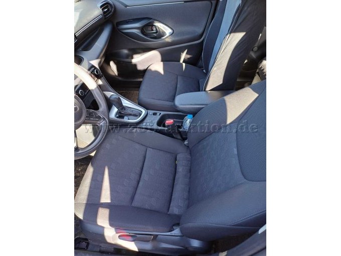 Toyota Yaris - vordere Sitze