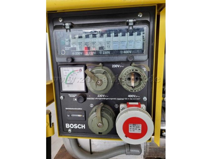 Bosch Stromverteiler mit Sicherungen, Messgerät und Steckdosen für 230V und 400V Anschlüsse / Steckdose Nr. 3 ist verbrannt, zudem sind die Deckel der Steckdosen Nr. 3 und Nr. 4 defekt