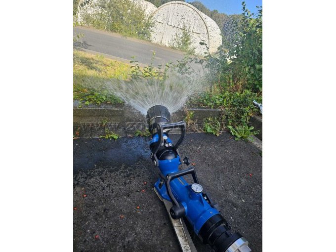 1 Draagbare waterkanon Leader Partner 2 + FlowMatic 2000-sproeikop – foto 2 – kavel bij Zoll-Auktion, Niederzissen