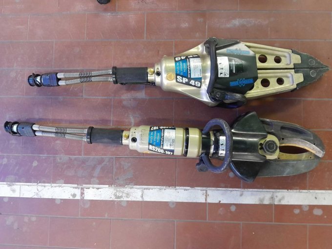 Schneid- und Spreizgerät