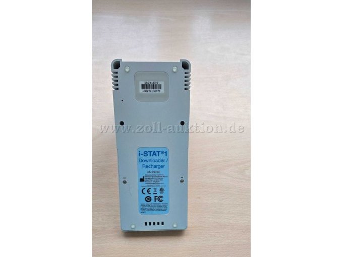Rückseite des Downloader/Recharger mit leichtem Kratzer unten links und CE Kennzeichnung