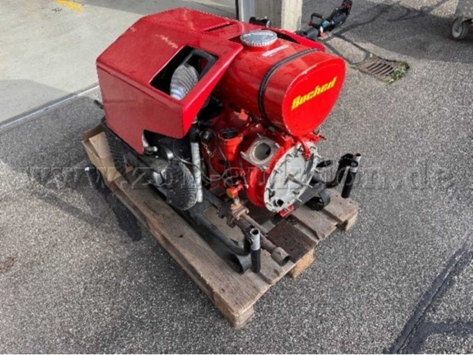 Demontierte Pumpe (defekte Laufräder und Niederschraubventile)