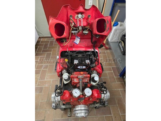 geöffnete Schutzabdeckung