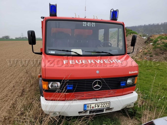 Es wird darauf hingewiesen, dass die Sondersignalanlage sowie die Beladung und Aufbauten entfernt worden sind.
