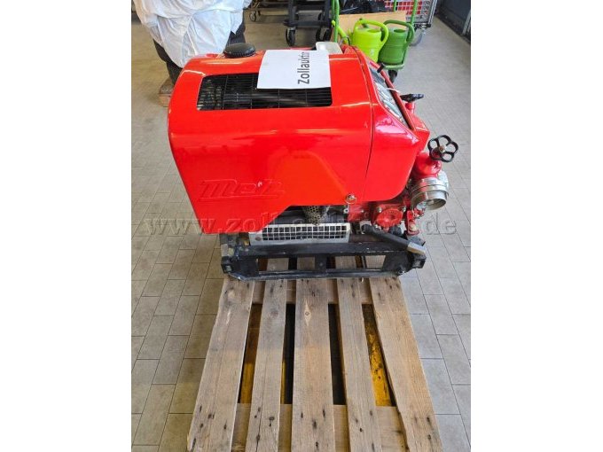 TS 8/8 Seitenansicht Abgasrohr