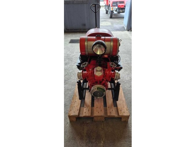 Pumpe Vorderansicht mit Scheinwerfer