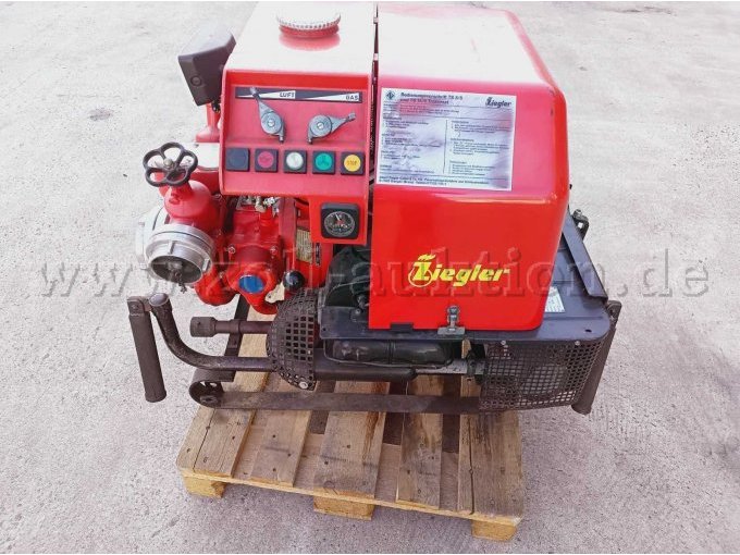 rechte Seite mit Bedienfeld rechte Seite mit Bedienfeld