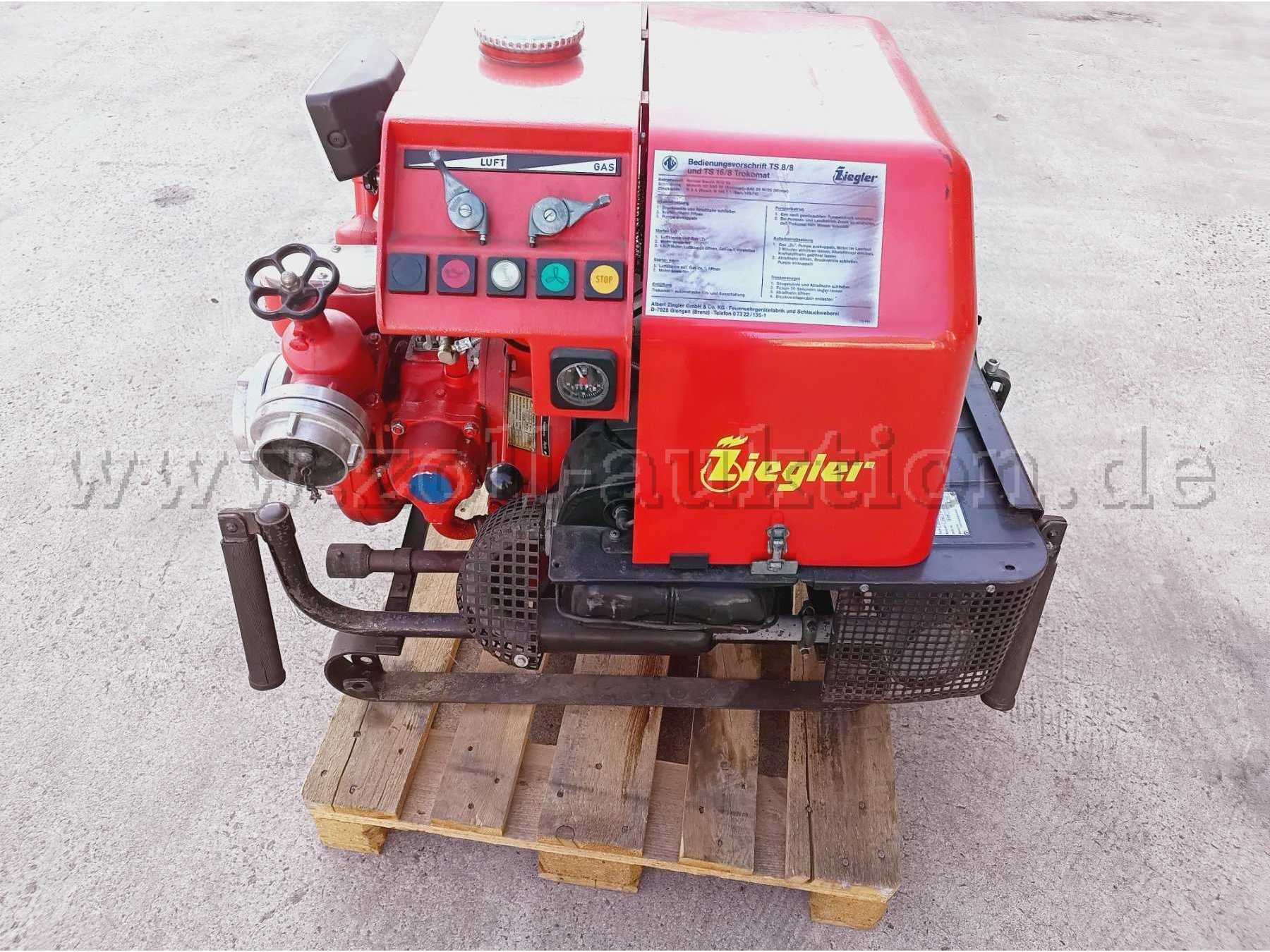 rechte Seite mit Bedienfeld