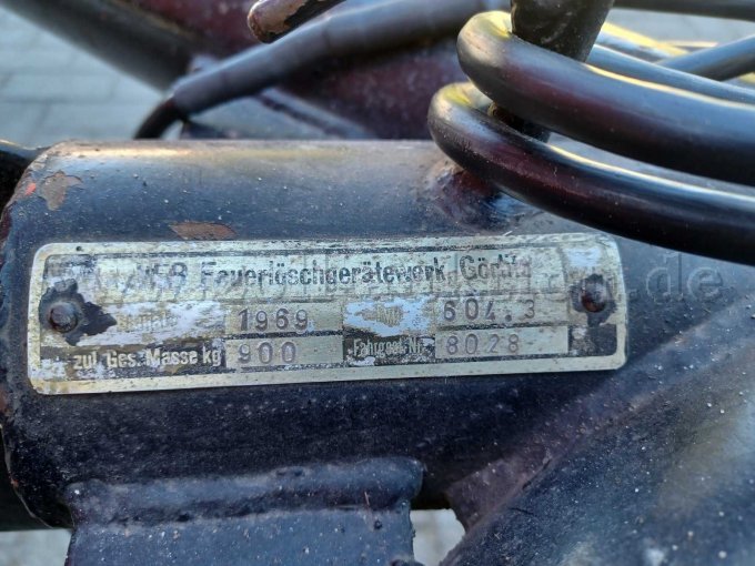 Typenschild an Deichsel: