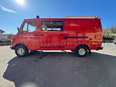 Seitenansicht Fahrerseite Türen geschlossen