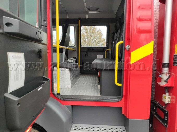 Staffelkabine Fahrerseite