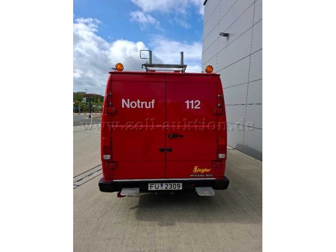 1 brandweerauto met draagbare pomp (TSF) van de firma Ziegler, Mercedes-Benz 308 D – foto 5 – kavel bij Zoll-Auktion, Fürth