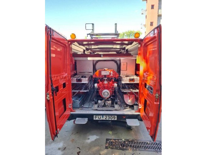 1 brandweerauto met draagbare pomp (TSF) van de firma Ziegler, Mercedes-Benz 308 D – foto 6 – kavel bij Zoll-Auktion, Fürth