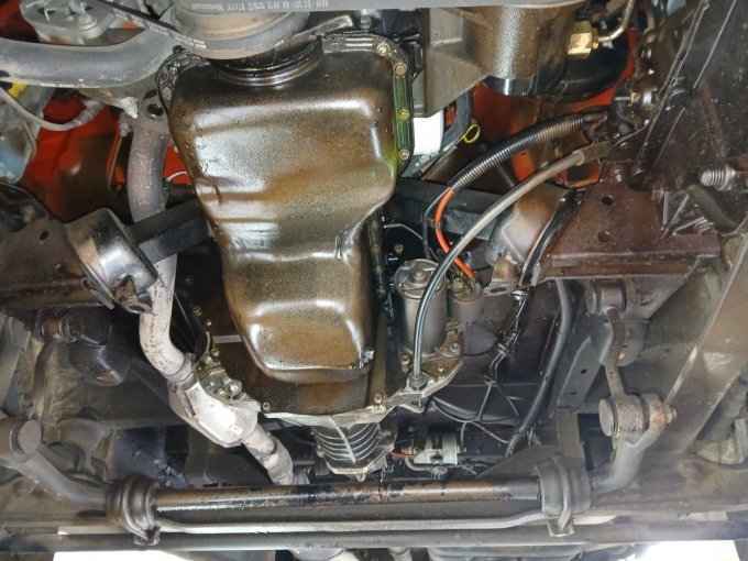 Motor, Getriebe Ansicht v. unten. Ölundichtheit