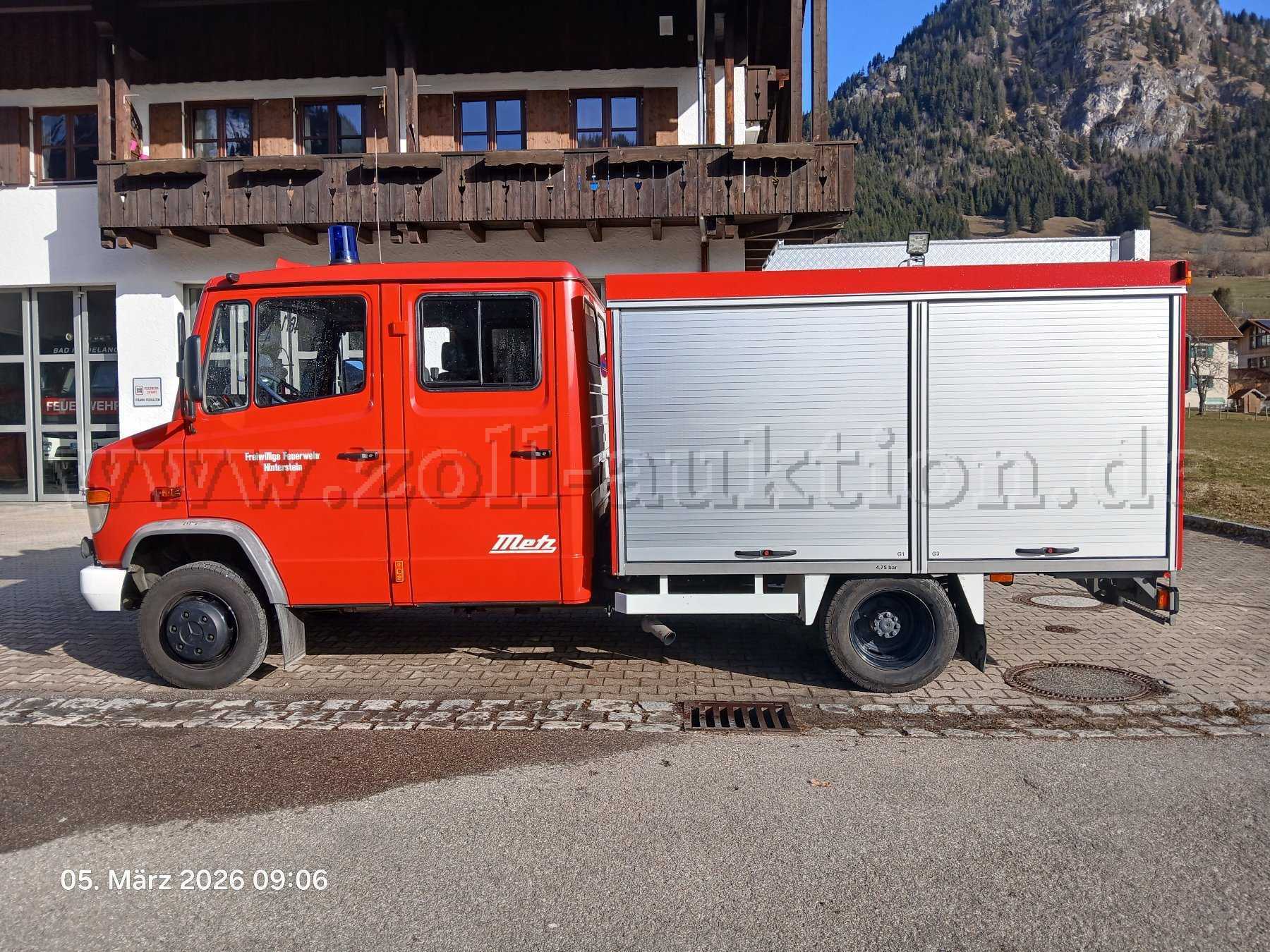 Fahrzeug linke Seite geschlossen