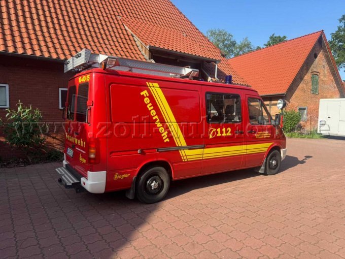 Seite links-hinten