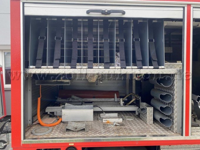 1 brandweerwagen met spuitinstallatie – water VW LT 50 – foto 3 – kavel bij Zoll-Auktion, Lauterecken