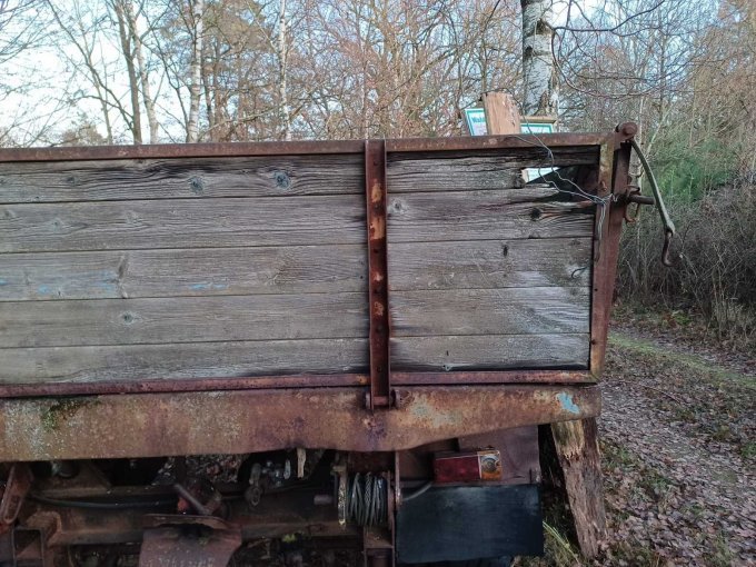 Seitenklappe hinten - Holz verfault