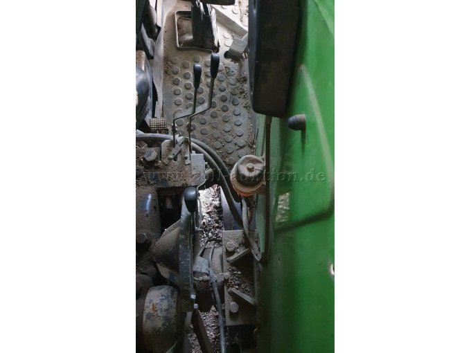 Bedienhebel Hubwerk und Hydrauliksteuergeräte