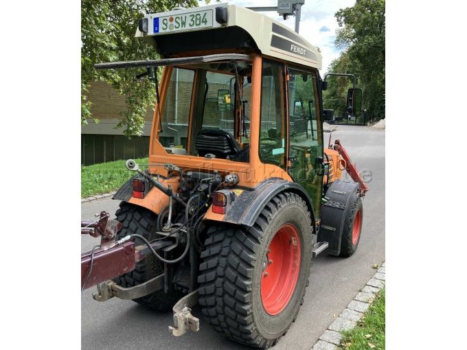Traktor Ansicht hinten rechts