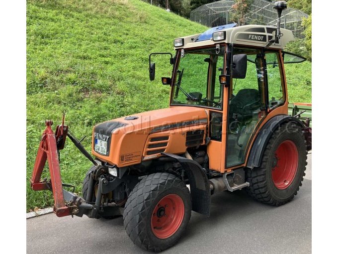 Traktor Ansicht vorne links