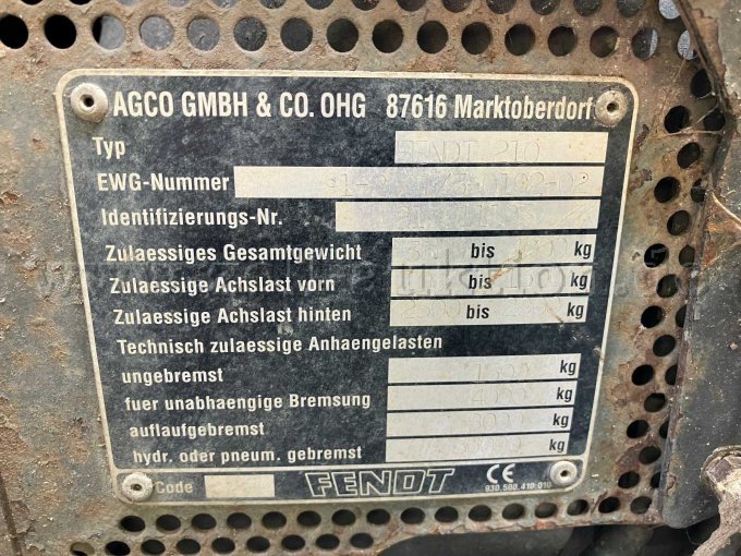 Traktor Ansicht Typenschild