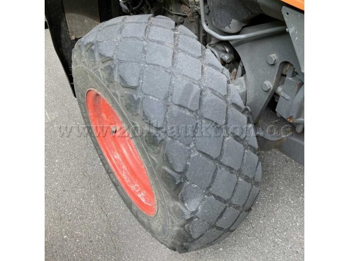 Traktor Ansicht Reifen vorne rechts