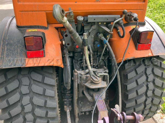Traktor Ansicht hinten