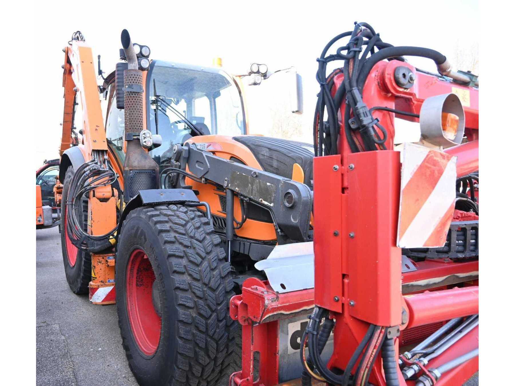 Ansicht Fendt von vorne links