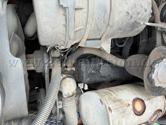 Ventildeckel Motor leicht ölfeucht