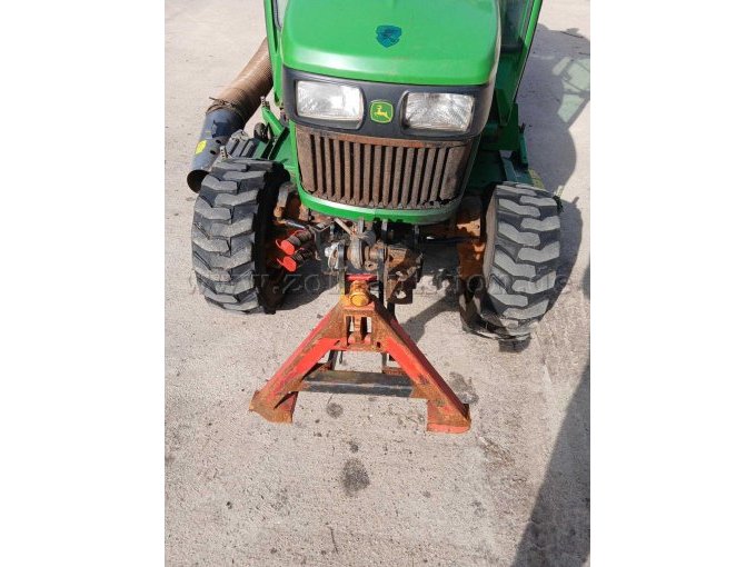 Frontkraftheber mit Kuppeldreieck