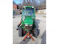 Vorderansicht des Traktors