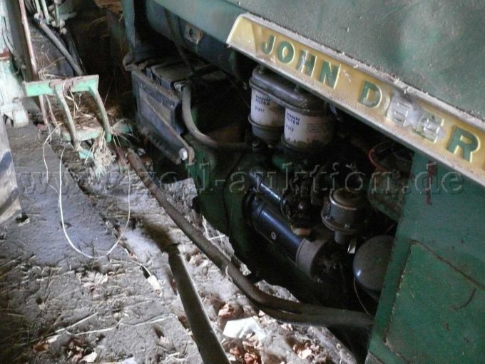 Traktor John Deere Lanz 310 Teilansicht Ölfilter