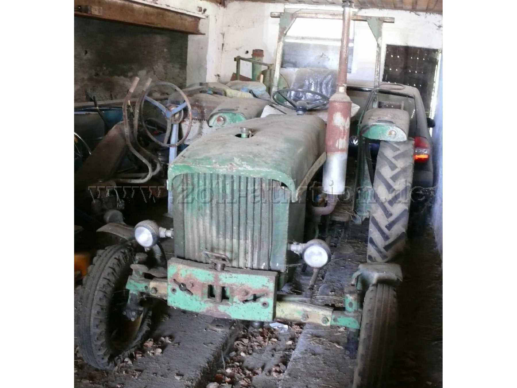 Traktor John Deere Lanz 310