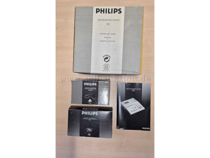 Sicht auf die Original-Verpackungen und das Handbuch