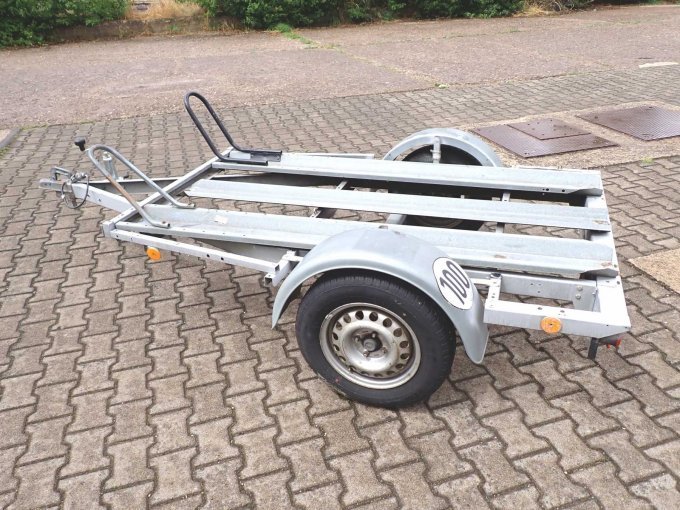 Transportanhänger seitlich