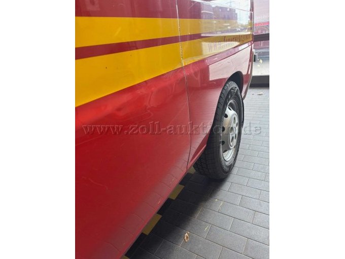 Seite mit Delle und Kratzer