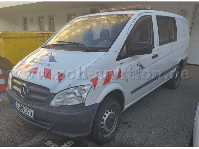 1 Transporter Mercedes Benz Vito 113 CDI Allrad,Typ: 639/5, defekt, Unfallfahrzeug – foto 2 – kavel bij Zoll-Auktion, Stuttgart