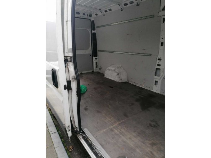 Laderaum, Ansicht Schiebetür Beifahrerseite Peugeot Boxer